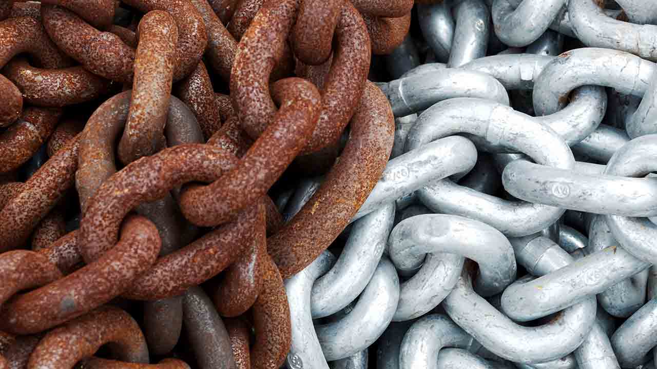 علت زنگ زدن فولاد چیست؟